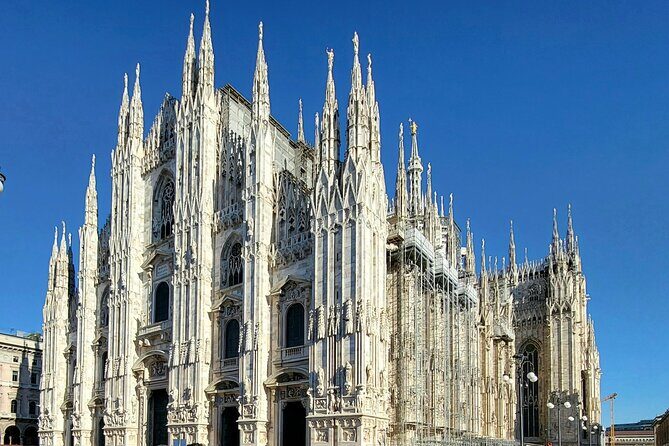 Cathedral & Skyline: Duomo di Milano Tour with Rooftop Access - Meeting Point at P.za del Duomo 6: How Not to Lose Time