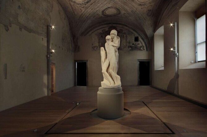 Milan Duomo, Sforza Castle and Pieta Guided Tour with Tickets - Entering the Duomo: what your guide will help you notice